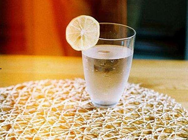 娱乐吃瓜酱两瓶水