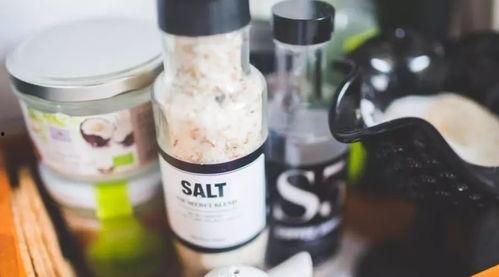 娱乐吃瓜酱两瓶水